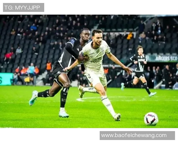 洛里昂主场迎战图卢兹双方争夺法甲积分榜关键战役